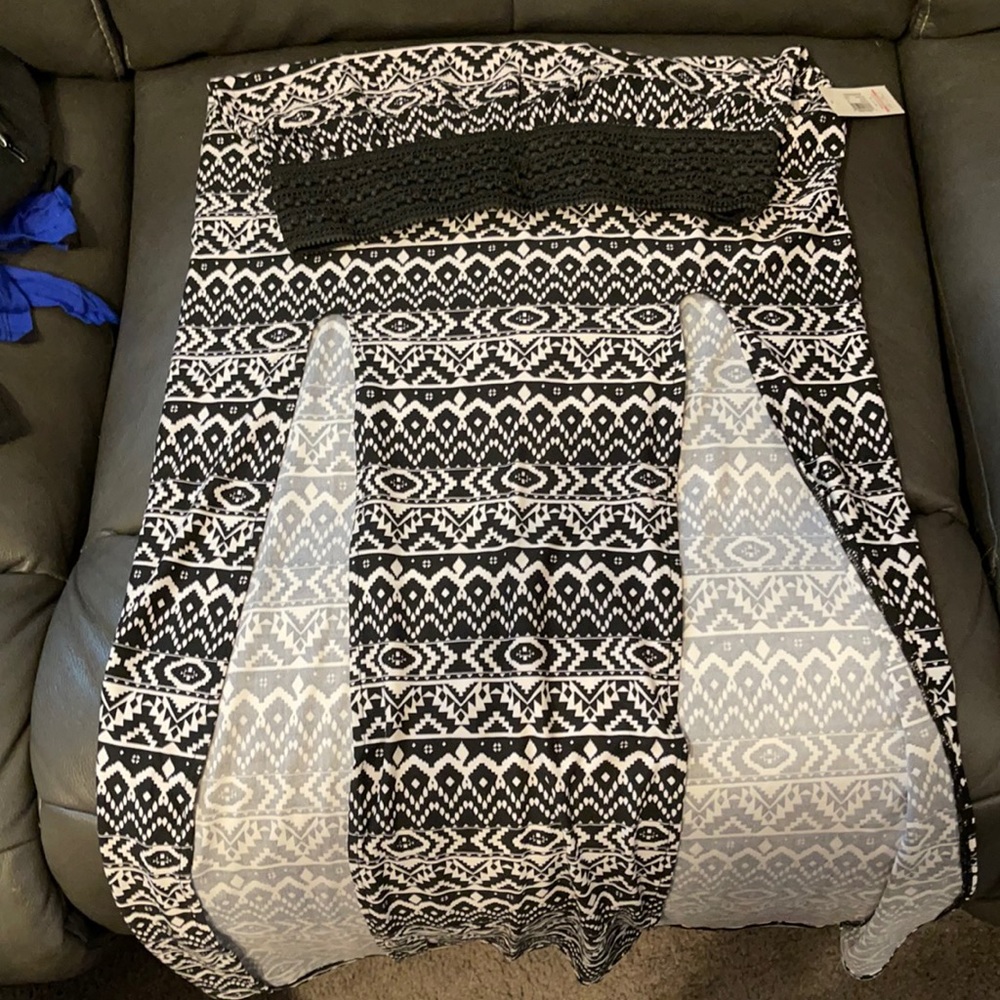 Skirt NWT long with split